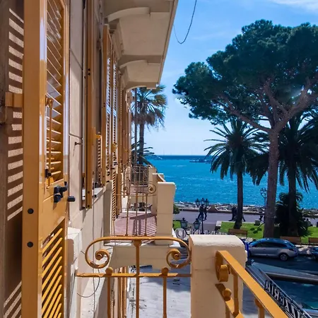 Sogno Sul Mare Apartment *